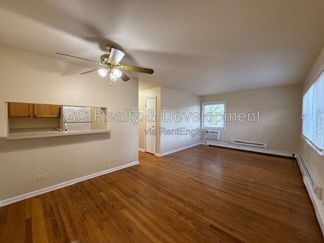 Building Photo - 245 Uteg St
