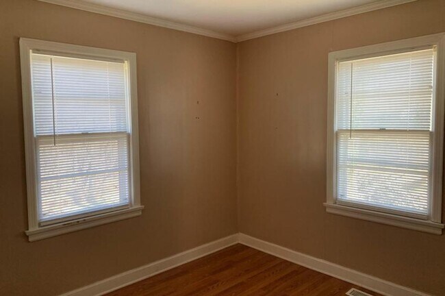 Building Photo - 2 Bedroom House Near University of Lynchburg