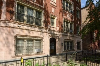 Building Photo - 2530 N Sawyer Ave