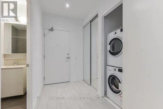 Photo du bâtiment - 5 Buttermill Ave.