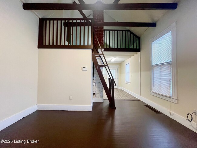 Building Photo - 415 W Ormsby Ave
