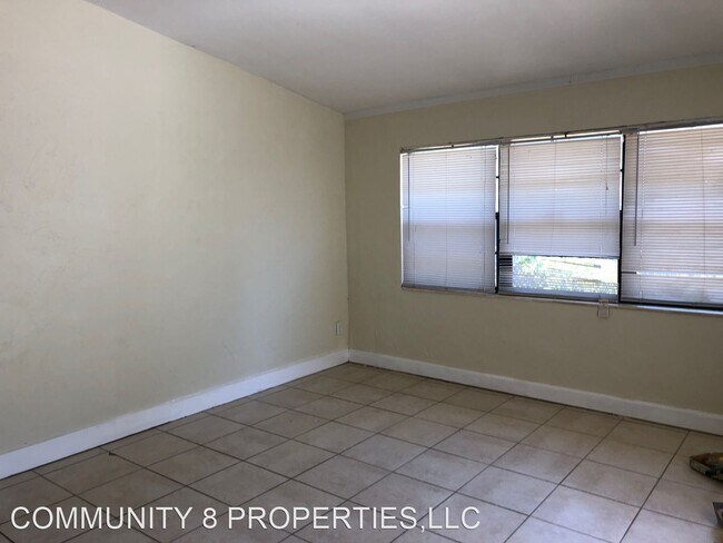 Building Photo - 4 br, 2 bath House - 1859 LAUDERDALE MANOR DR