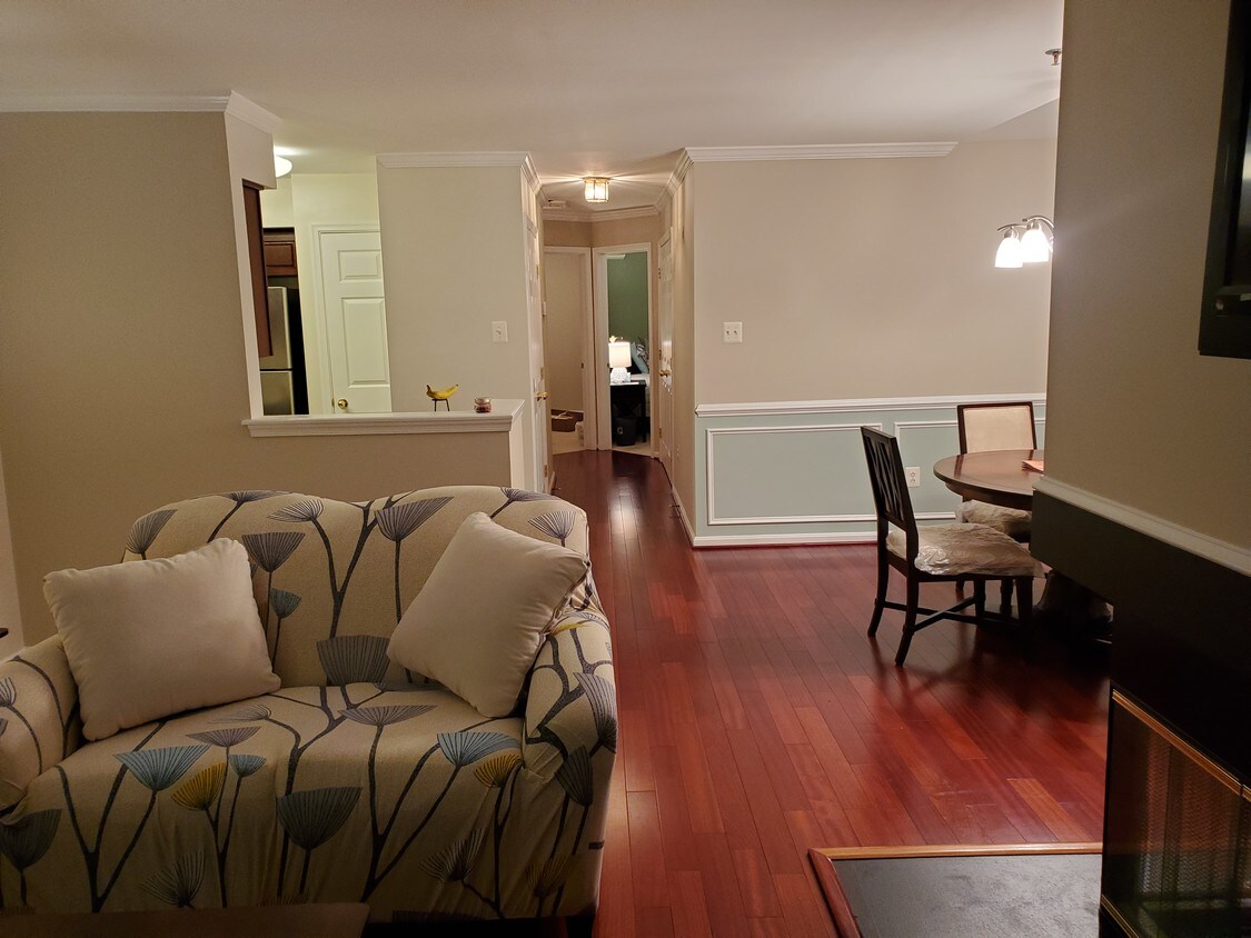 Foto principal - 5650 Ringwood Dr