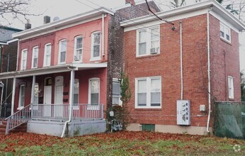 Building Photo - 805 Prospect St