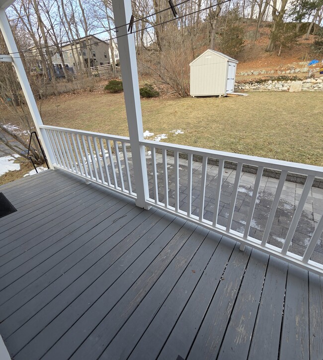 Building Photo - 37 Pine St