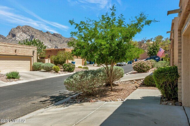 Building Photo - 10135 Spyglass
