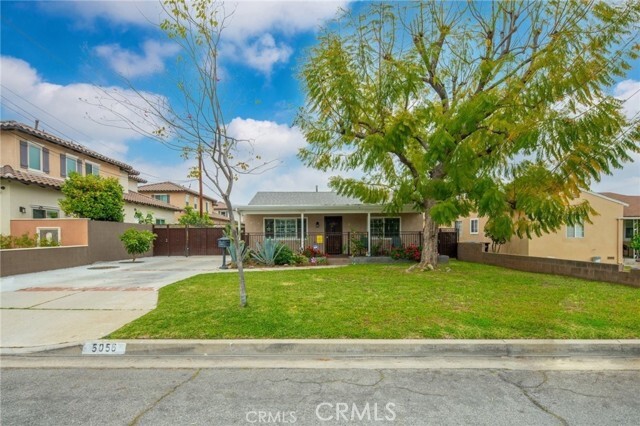 Foto principal - 5056 Sultana Ave