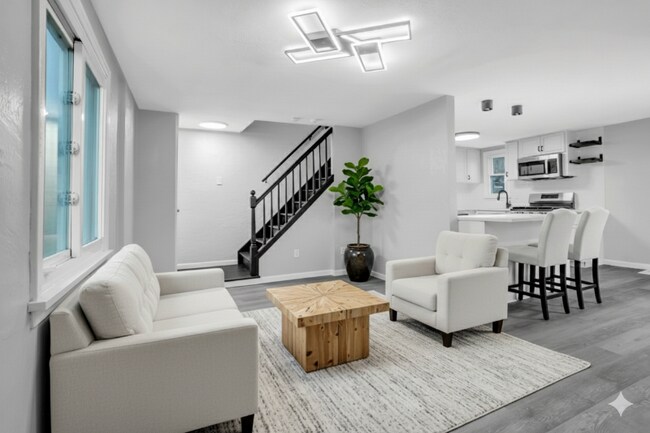 Foto del edificio - 1209 Cloverfield Dr