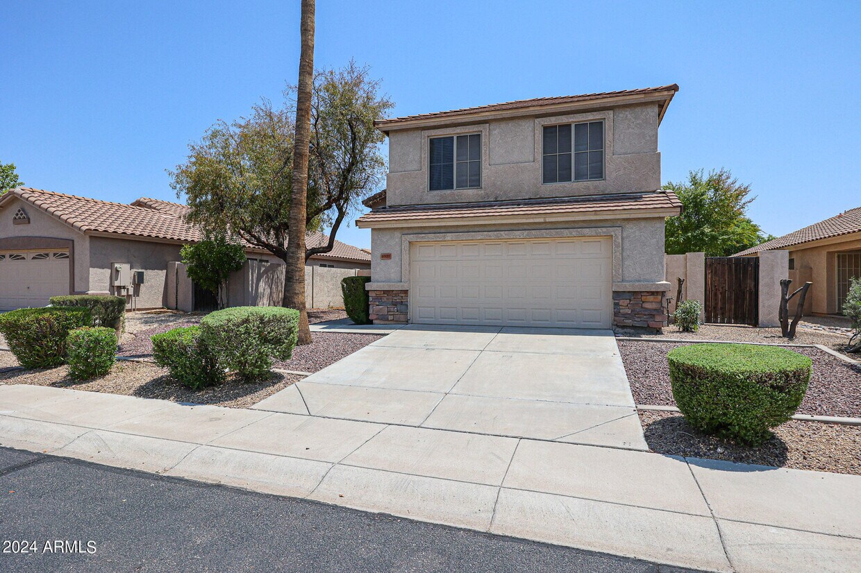 Primary Photo - 6921 W Juniper Ave