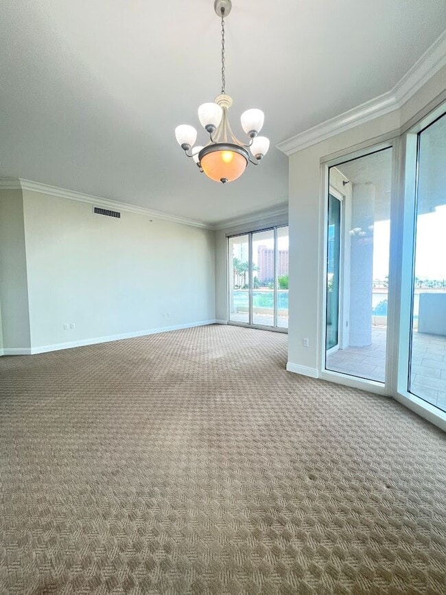 Building Photo - Turnberry Place - 2 Bedroom 2 Bath Condo