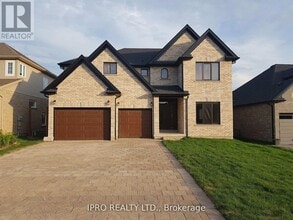Building Photo - 751 Jackpine Way