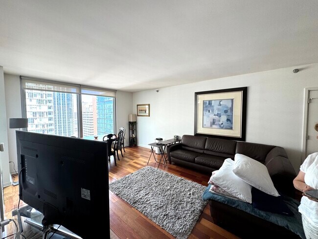 Foto del edificio - 160 E Illinois St