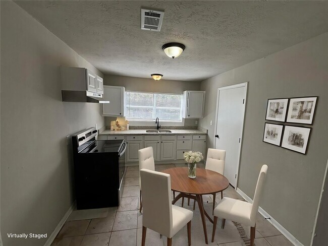 Foto del edificio - 4414 Botany Ln