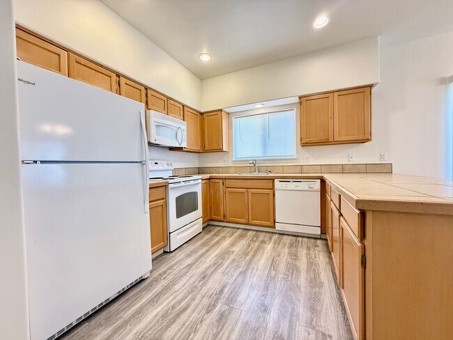 Foto del edificio - 2223 Jakob Ave