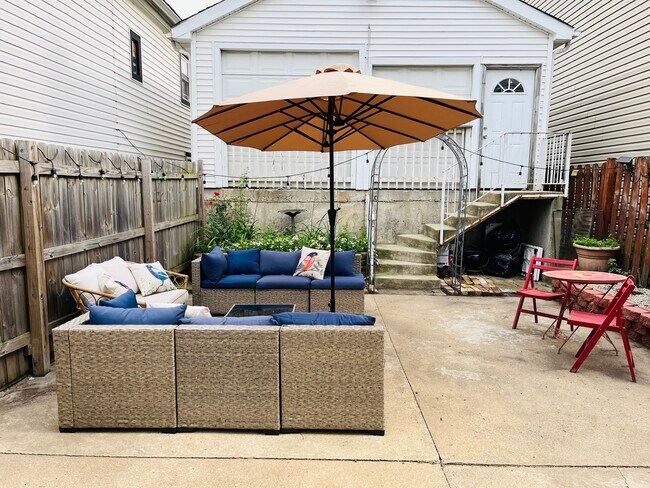 Building Photo - 2318 W 19th St