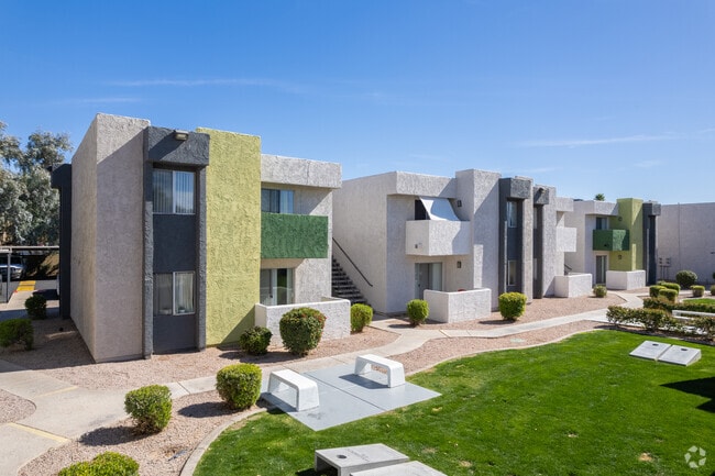 Building Photo - Westmount at the District