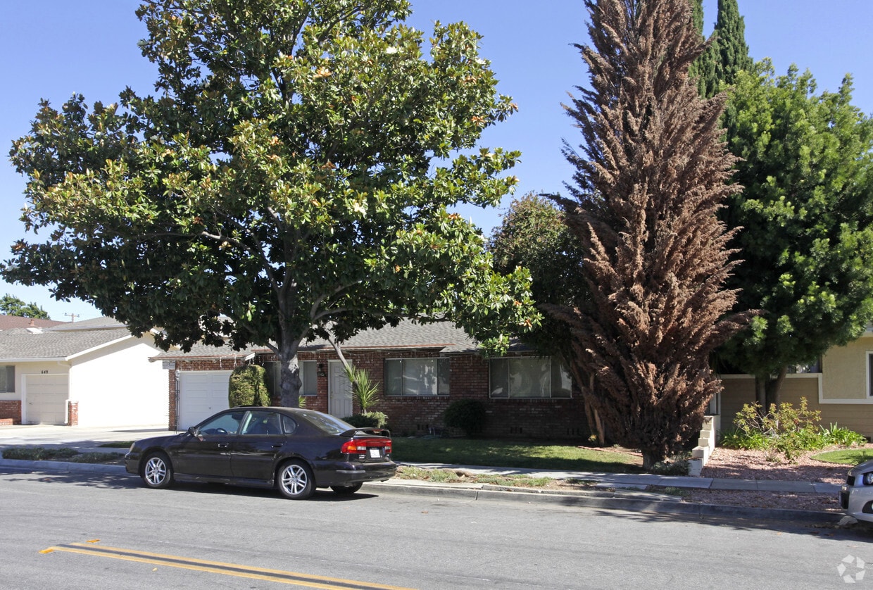 Building Photo - 645 Kirkland Dr