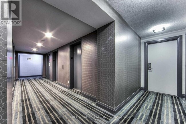 Building Photo - 25 Town Centre Court