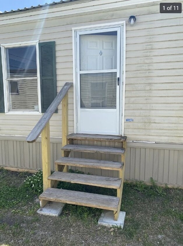 Primary Photo - 1118 Melvin Dupuis Rd