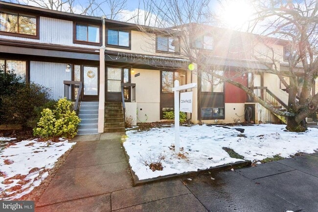 Foto del edificio - 2104 Cartwright Pl