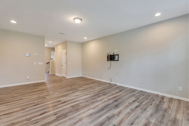 Foto del edificio - 4 Bed/2.5 Bath in The Commons
