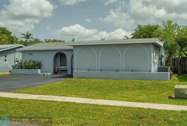Foto del edificio - 11541 NW 33rd St