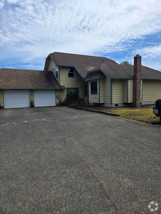 Building Photo - 209 Newaukum Golf Dr
