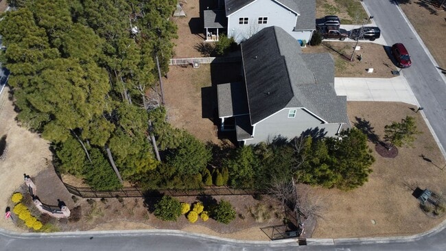 Building Photo - Spacious 4 Bedroom, Pet Friendly with Fenced In Backyard, Mimosa Bay Community Amenities