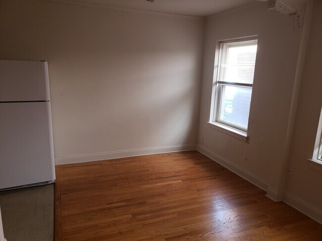 Foto del edificio - 4824 N Damen Ave.