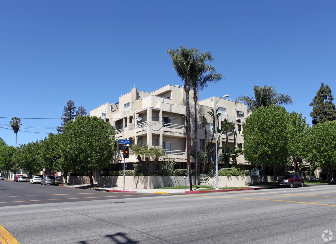 Primary Photo - Kester Place Apartments