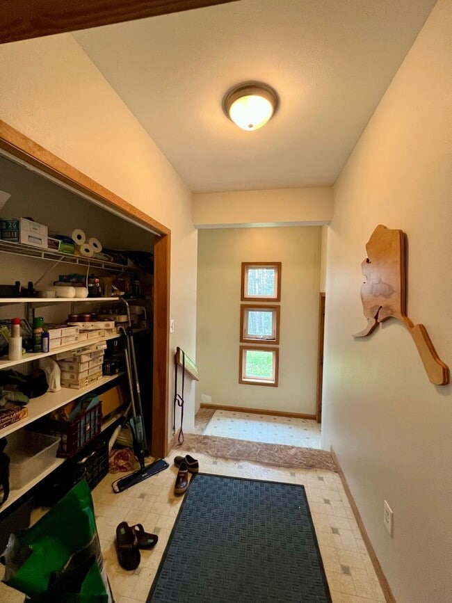 Building Photo - Charming 2-Bedroom Home with Loft on Moose...