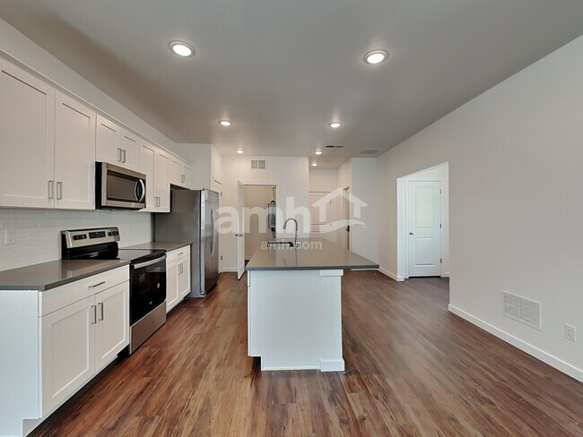 Foto del edificio - 23586 E 2nd Pl