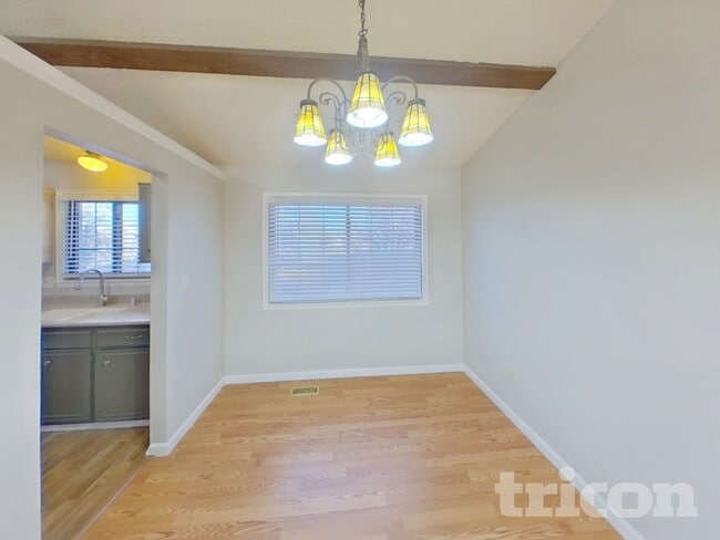 Building Photo - 5528 Old Farm Cir E