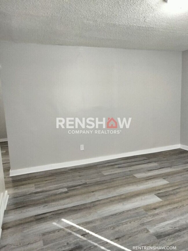 Building Photo - Renovated 3 bedroom / 1 bath in UPTOWN