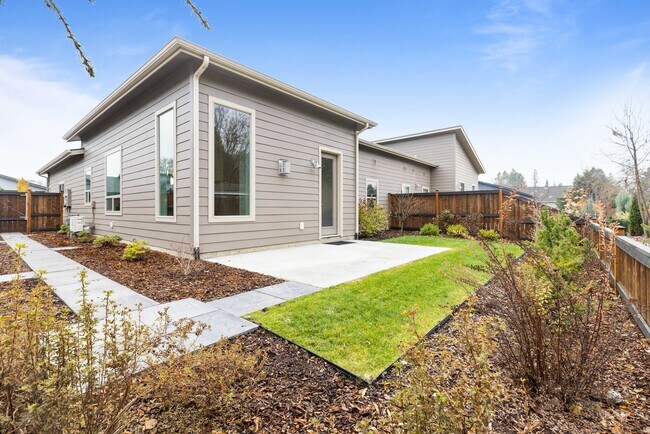 Building Photo - 9463 La Costa Ct