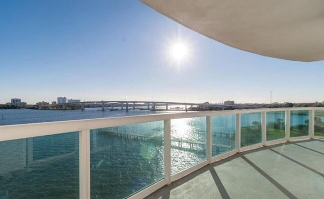 Direct riverfront 3 bedroom 3 bath - Direct riverfront 3 bedroom 3 bath House