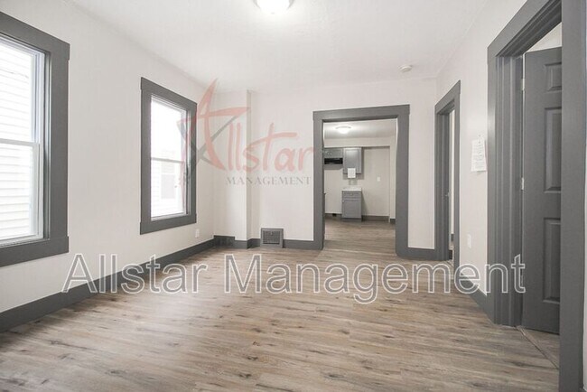 Foto del edificio - 1378 E 52nd St