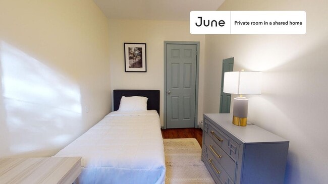 Building Photo - Room in Shared 3 bed/1 bath home