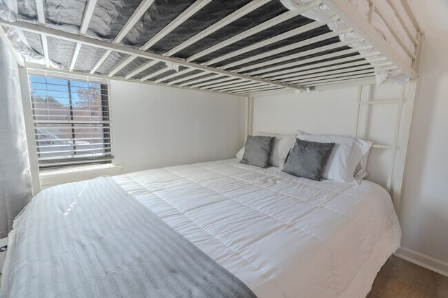 Foto del edificio - 807 Dreiss St
