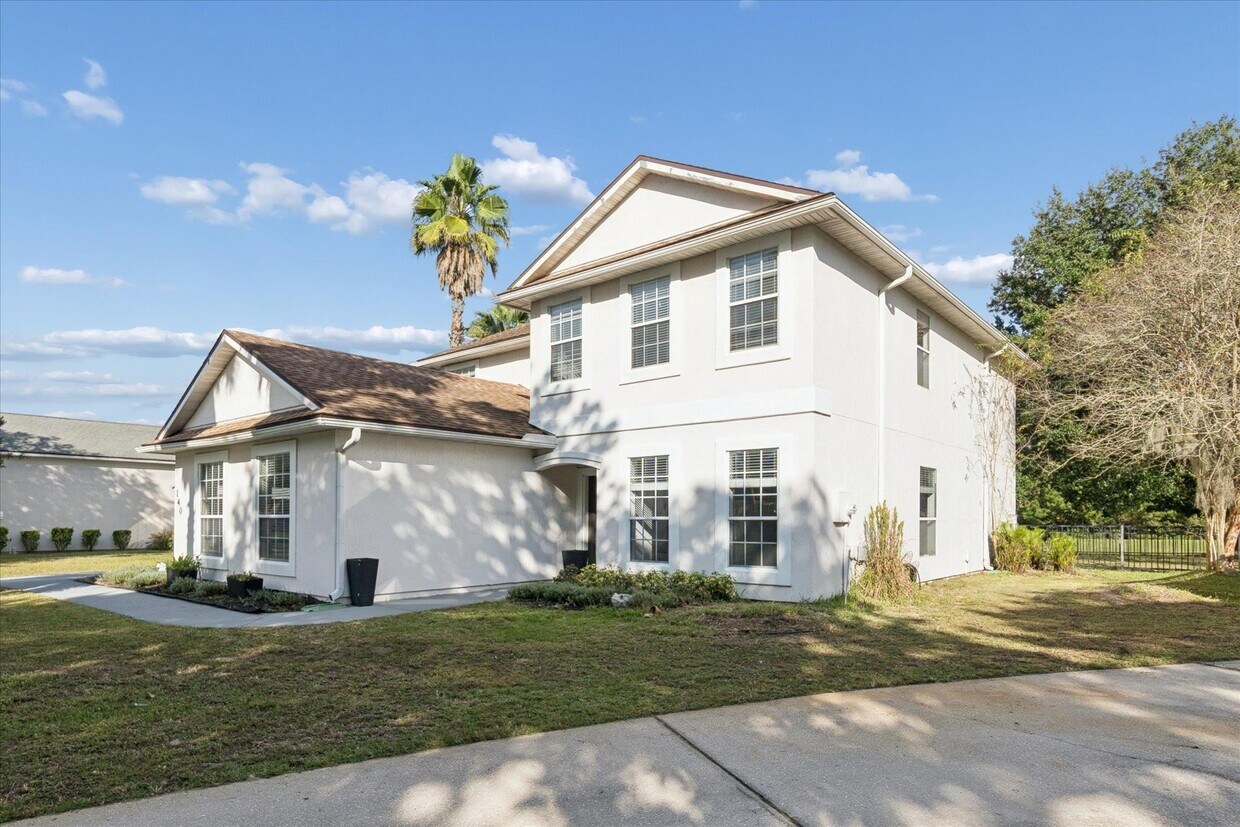 Primary Photo - 140 Corral Cir