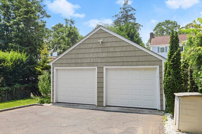 Building Photo - 49 Sound Beach Ave