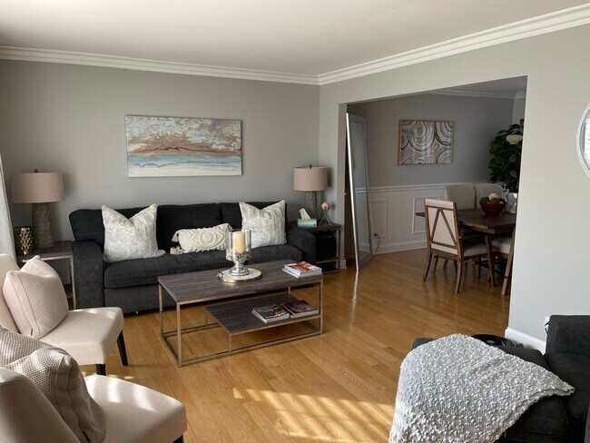 Foto del edificio - 2128 Hitching Post Ln