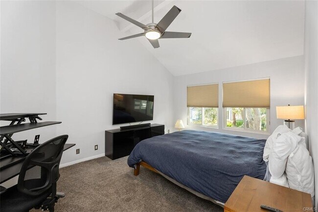 Foto del edificio - 27 Brittany, Newport Beach, CA 92660 - 2 B...