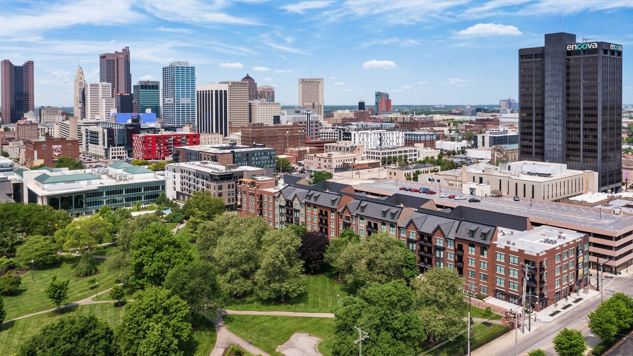 Primary Photo - Residences at Topiary Park