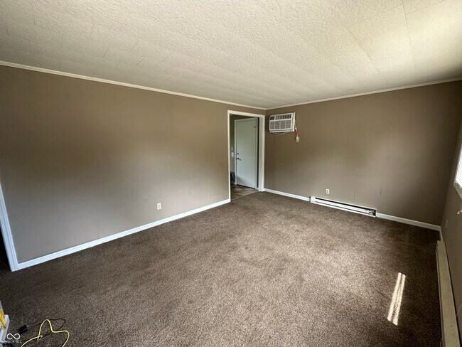 Building Photo - 462 Greensburg St