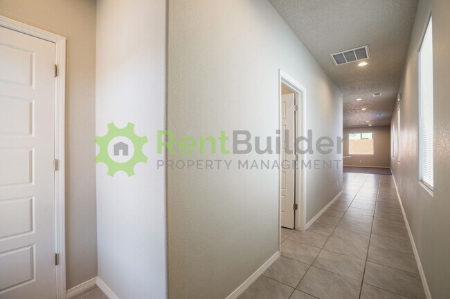Foto del edificio - CALL US TODAY AT (505) 808-6467 TO SCHEDULE A CONVENIENT SHOWING