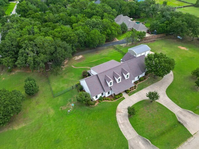 Foto del edificio - 890 Topaz Ln