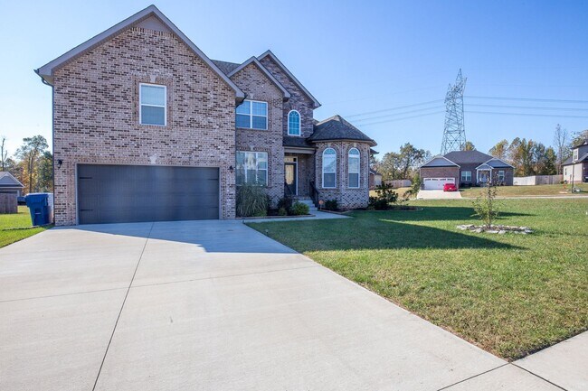 Building Photo - Huge 4 bd 3 ba Sango Go!