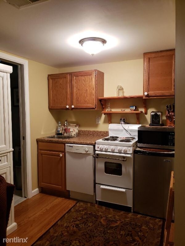 Building Photo - 1 br, 1 bath Apartment - 1801 Stonegate ave