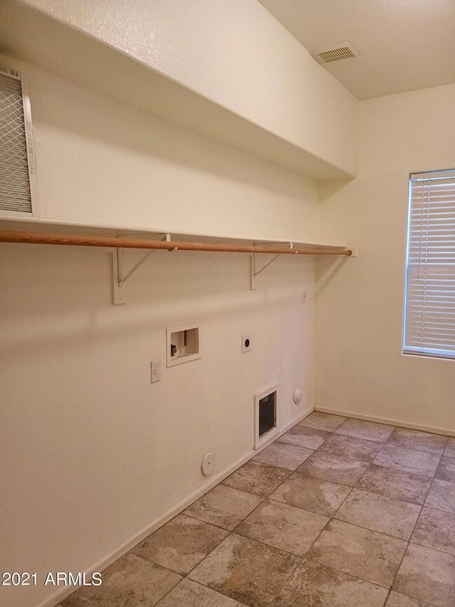 Building Photo - 1280 E Canyon Creek Dr